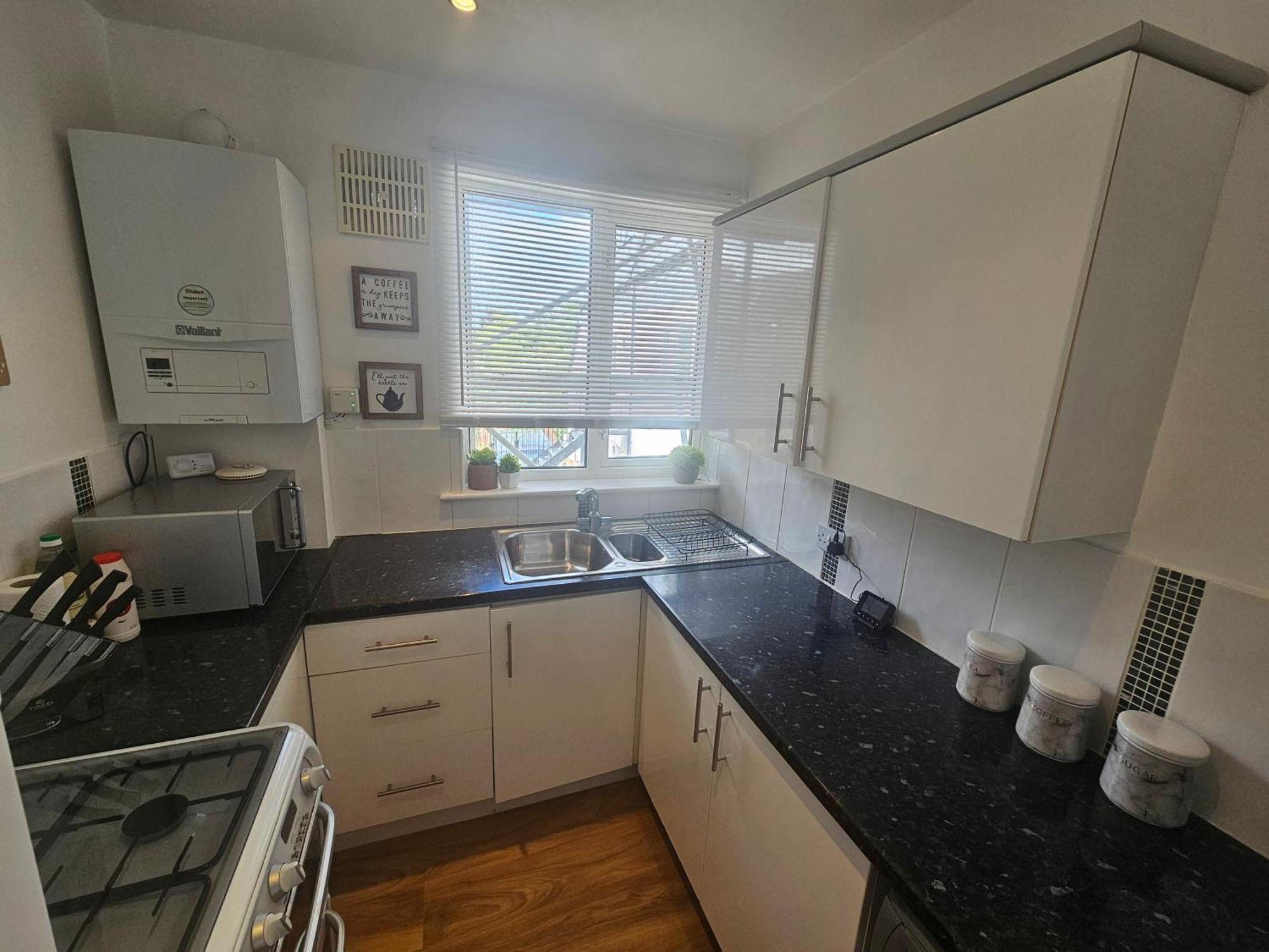 St Albans City Stays - Near Luton Airport - St Albans Abbey & City Train Station - Close To London- Harry Potter World - The Odyssey Cinema - Abbey Cathedral- Contractors I Business I Leisure- Sleeps Upto 6 People Exteriör bild