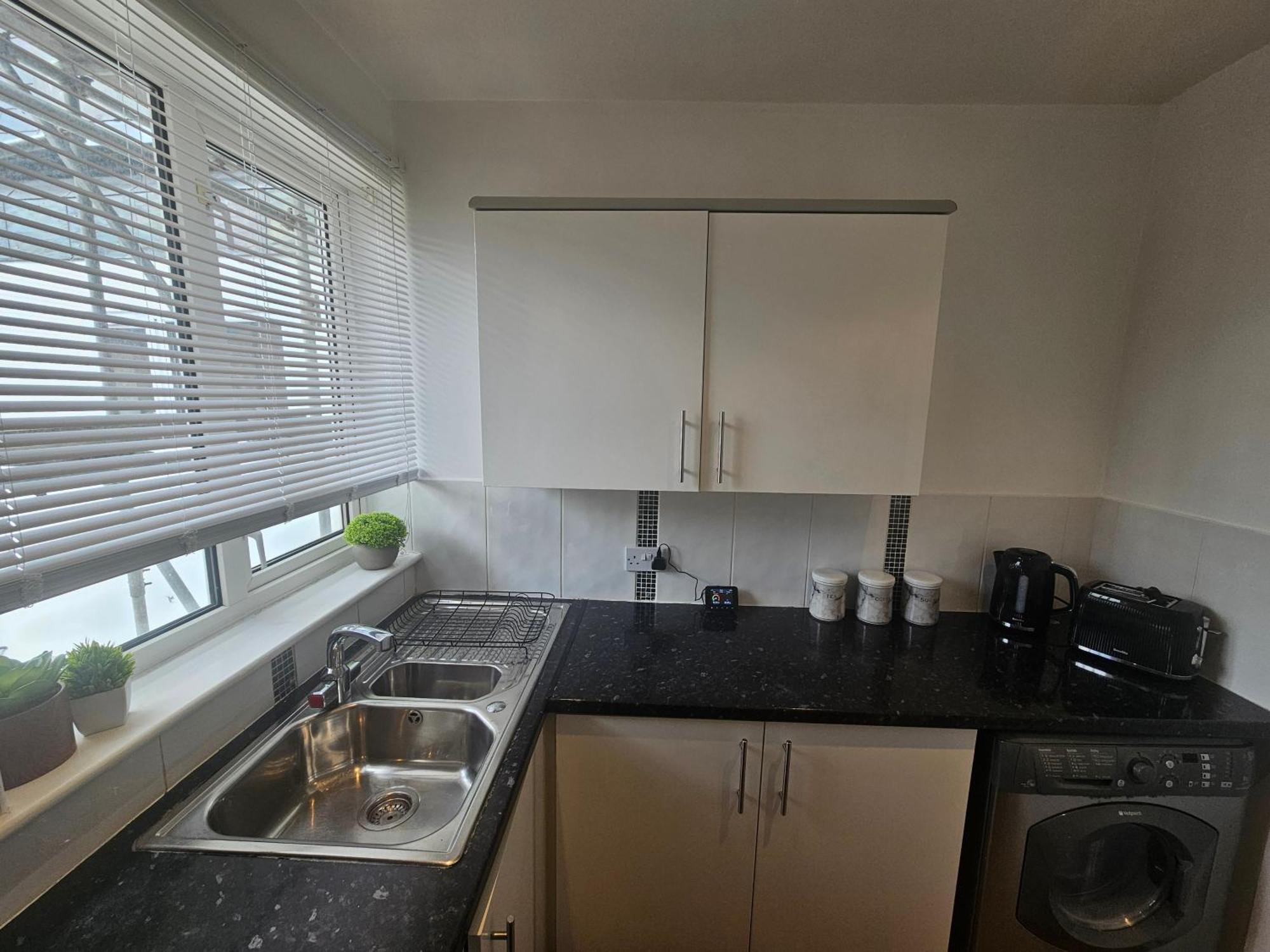 St Albans City Stays - Near Luton Airport - St Albans Abbey & City Train Station - Close To London- Harry Potter World - The Odyssey Cinema - Abbey Cathedral- Contractors I Business I Leisure- Sleeps Upto 6 People Exteriör bild